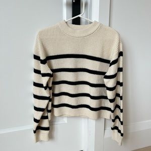 H&M CREW SLIGHTLY CROPPED